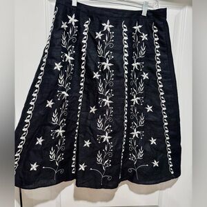 Lucy & Laurel Black Linen Skirt with White Floral Embroidery